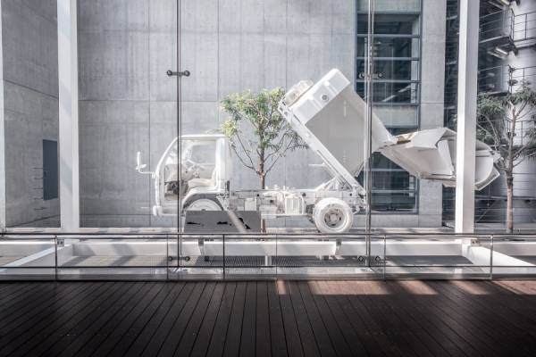 Photograph Yasuhiro Sakuda Dustcart on One Eyeland